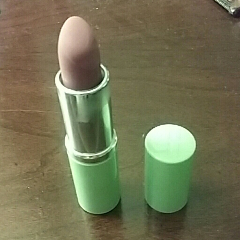 Clinique, lipstick in rose aglow
